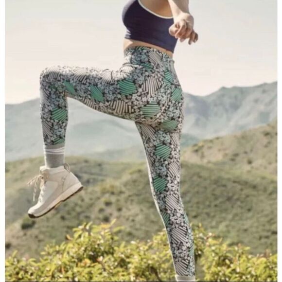 Free People Lose Control Leggings Daisy Check Print FP Movement Size XS - Picture 4 of 8